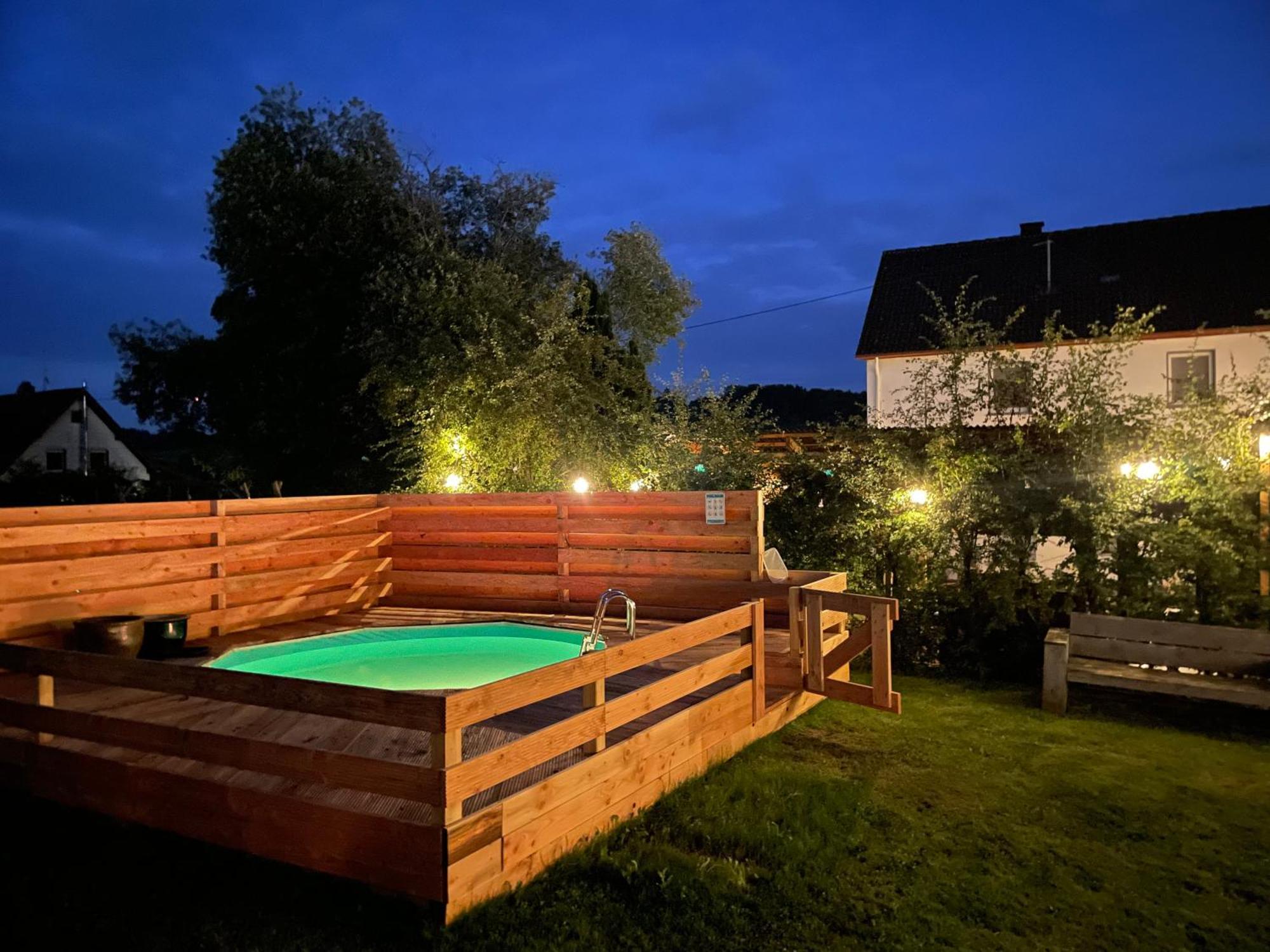 Ferienhaus Backesgarten Fuer 22 Personen Neichen Exteriér fotografie